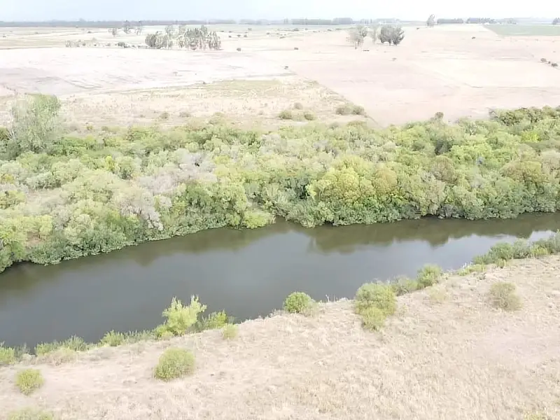 Chacra con LAGUNA