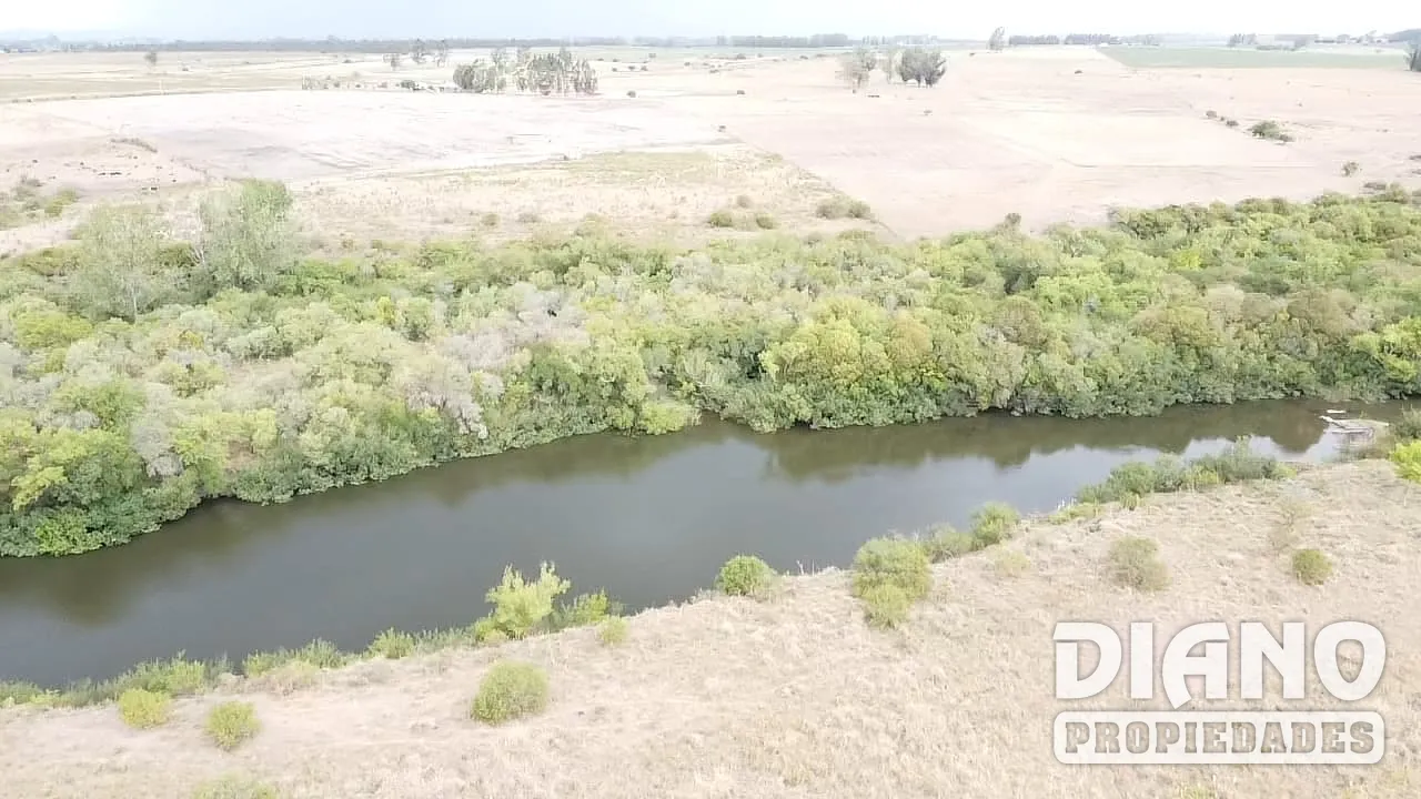 Chacra con LAGUNA