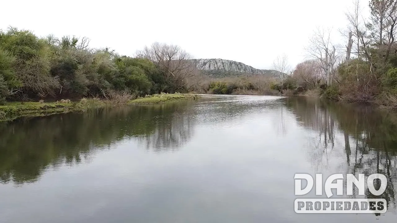 Chacra completa en Arequita, con lagunas