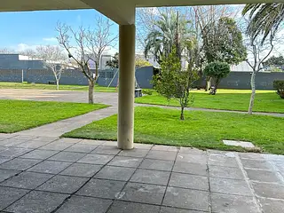 Maldonado, excelente apto en primer piso, cerca de todo.