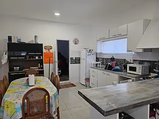 Casa céntrica en excelente estado, permuta por campo.