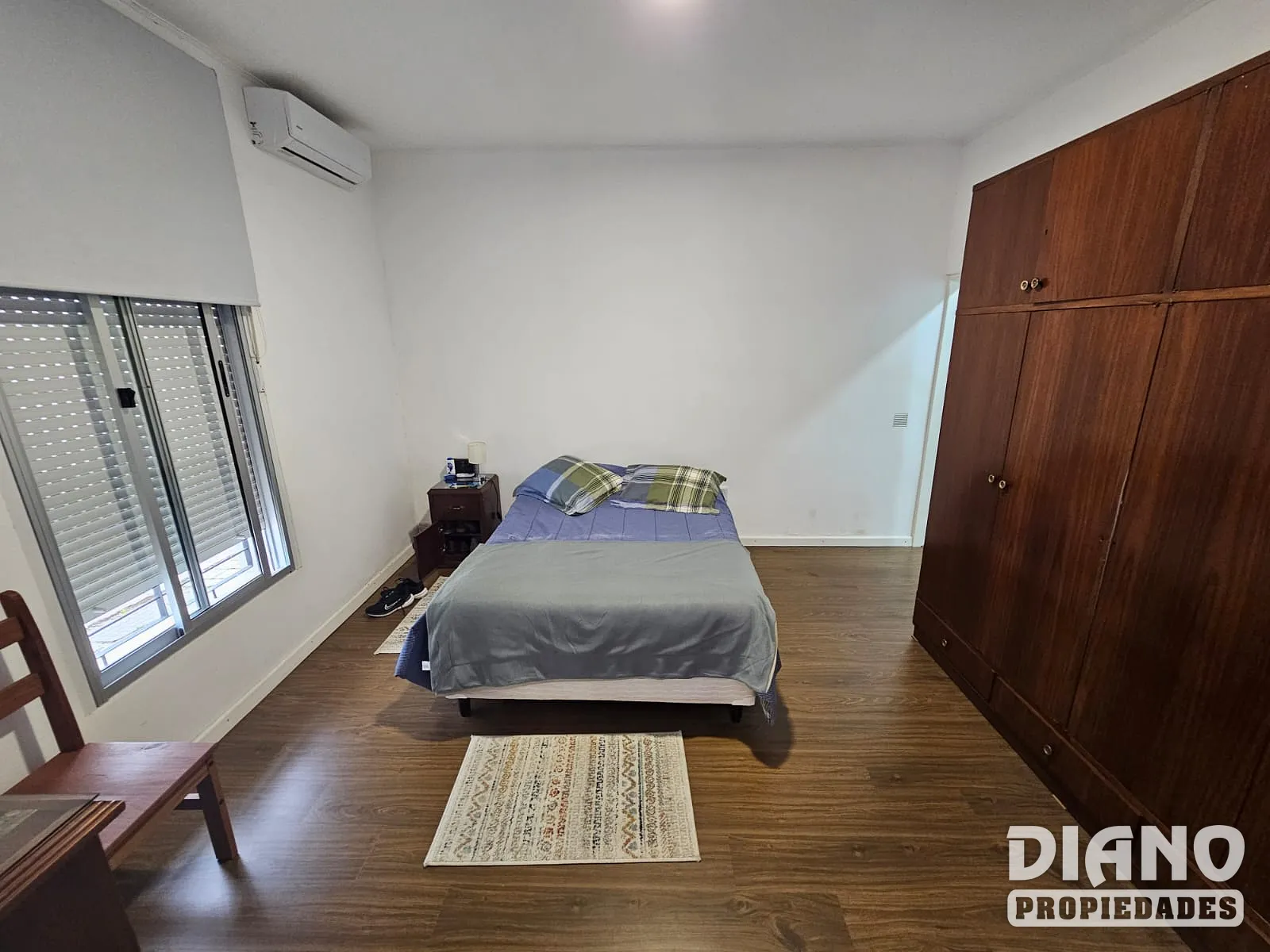 Casa céntrica en excelente estado, permuta por campo.