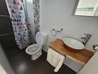 Casa céntrica en excelente estado, permuta por campo.