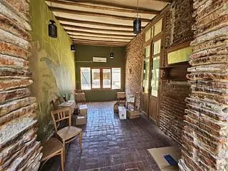 Centro, ex posada. Habitaciones con baño.
