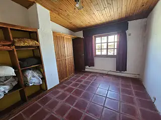 Centro, ex posada. Habitaciones con baño.