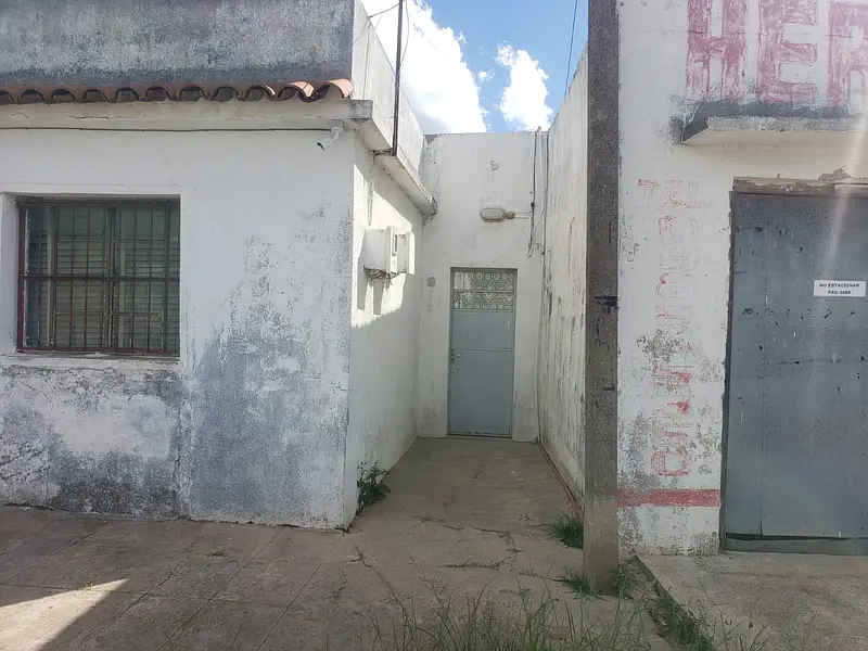 Cerro Artigas, salida a dos calles. Para reciclar. 