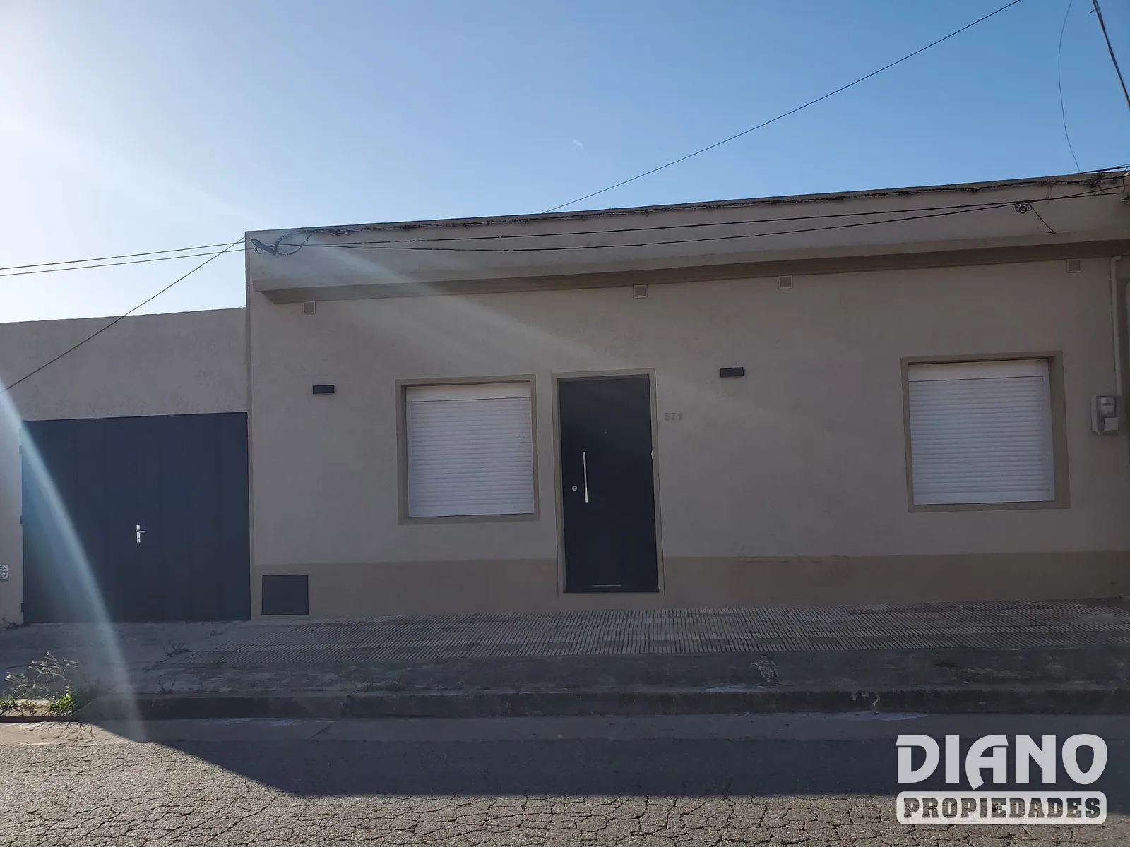Casa reciclada a nuevo, generando renta.