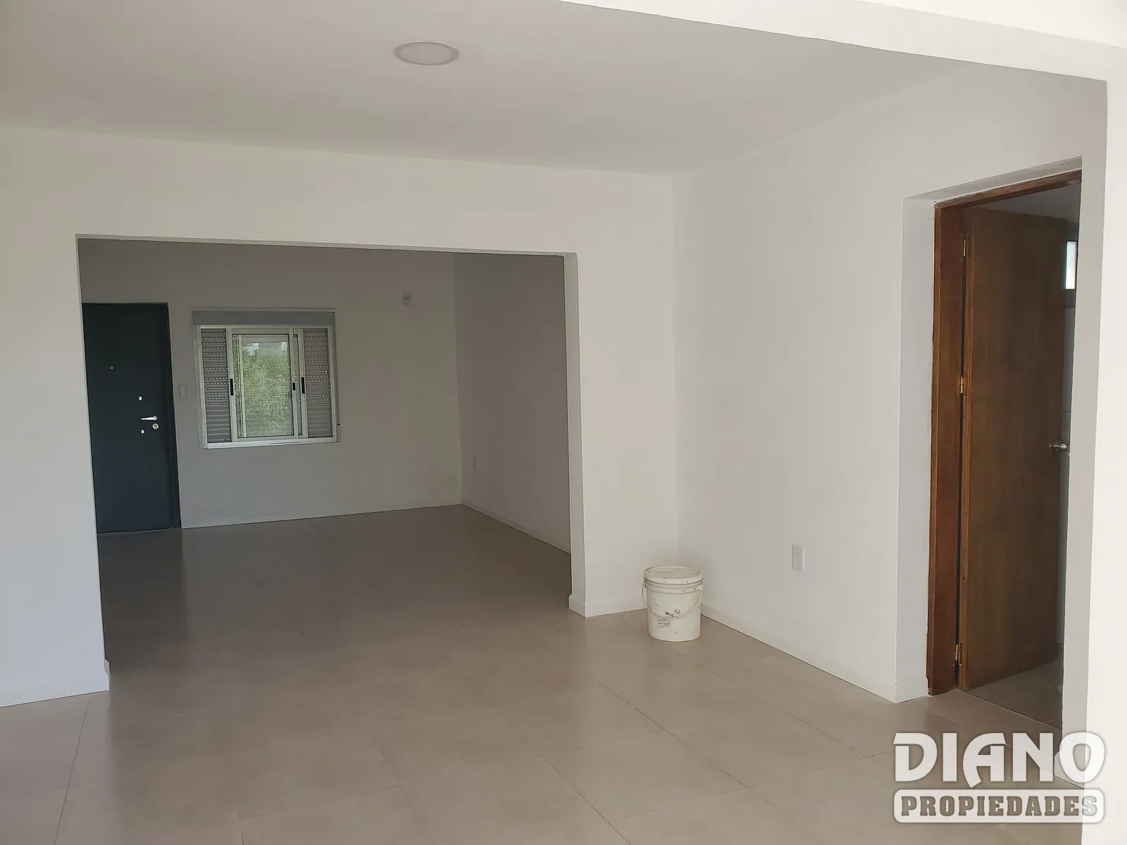 Casa reciclada a nuevo, generando renta.
