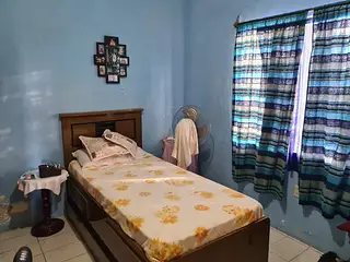 Camino Las Tropas, fondo amplio.