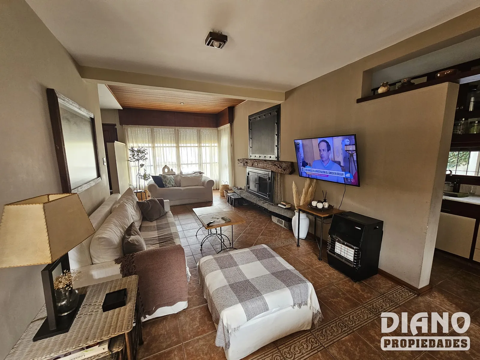 Excelente casa a pasos del centro.