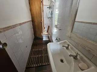 Excelente casa a pasos del centro.