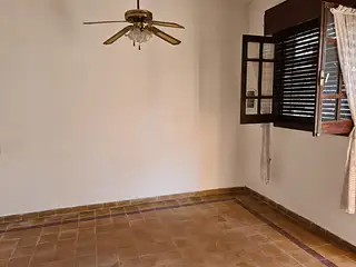 Casa céntrica amplia, con garaje. Calle Washington.