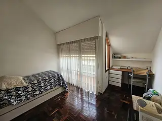 Excelente casa a pasos del centro.