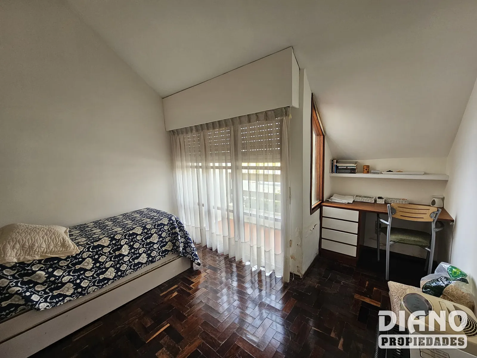 Excelente casa a pasos del centro.