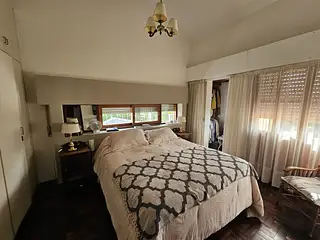 Excelente casa a pasos del centro.