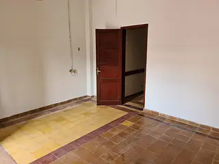 Casa céntrica amplia, con garaje. Calle Washington.