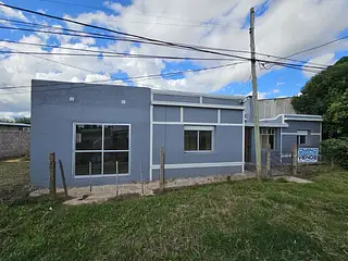 Barrio Escriu sobre rotonda. 