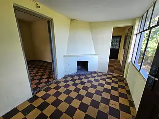 Barrio Escriu sobre rotonda. 