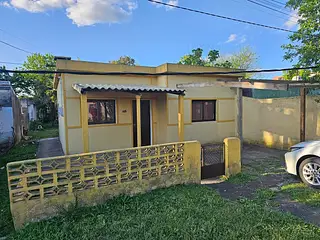Estación, a pasos de Av. Artigas