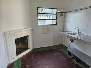 Estación, a pasos de Av. Artigas