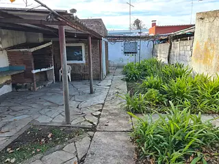 Casa céntrica amplia, con garaje. Calle Washington.