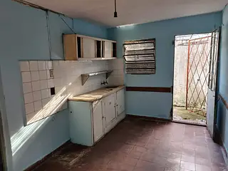 Casa céntrica amplia, con garaje. Calle Washington.