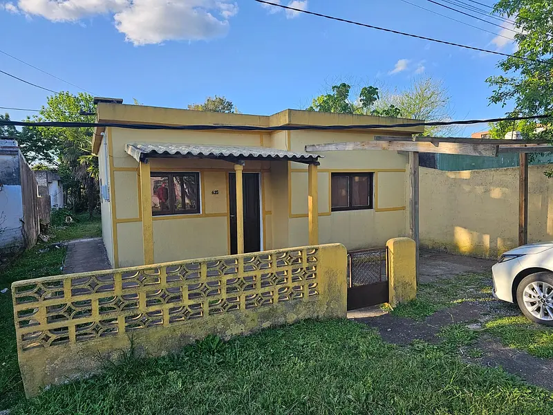 Estación, a pasos de Av. Artigas