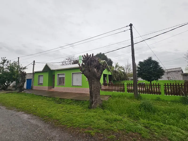 Estación, hermosa casa, pronta para entrar