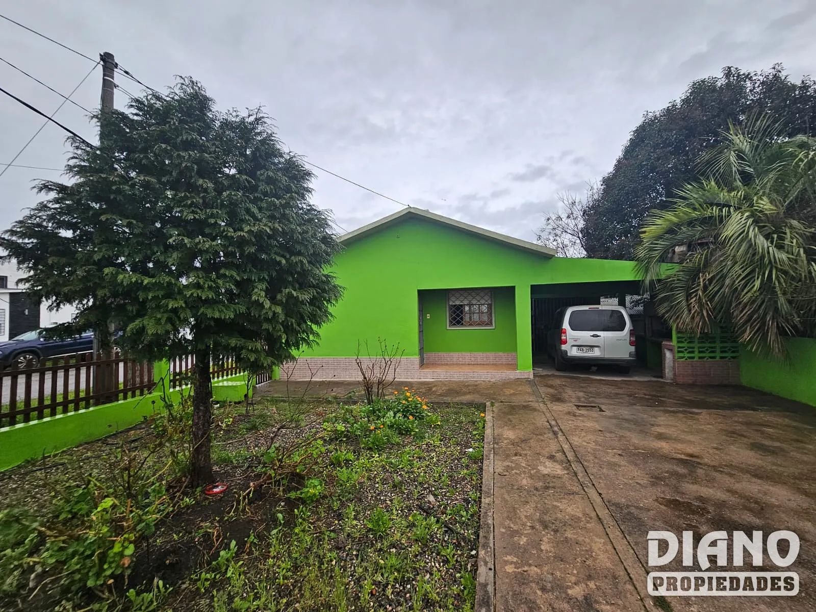Estación, hermosa casa, pronta para entrar