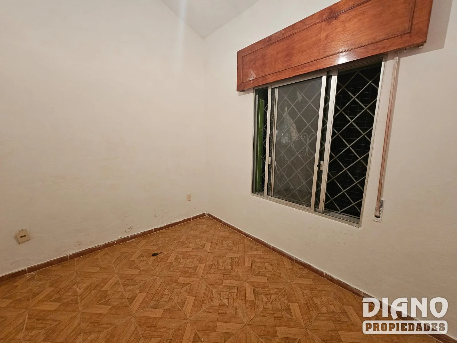 Estación, hermosa casa, pronta para entrar