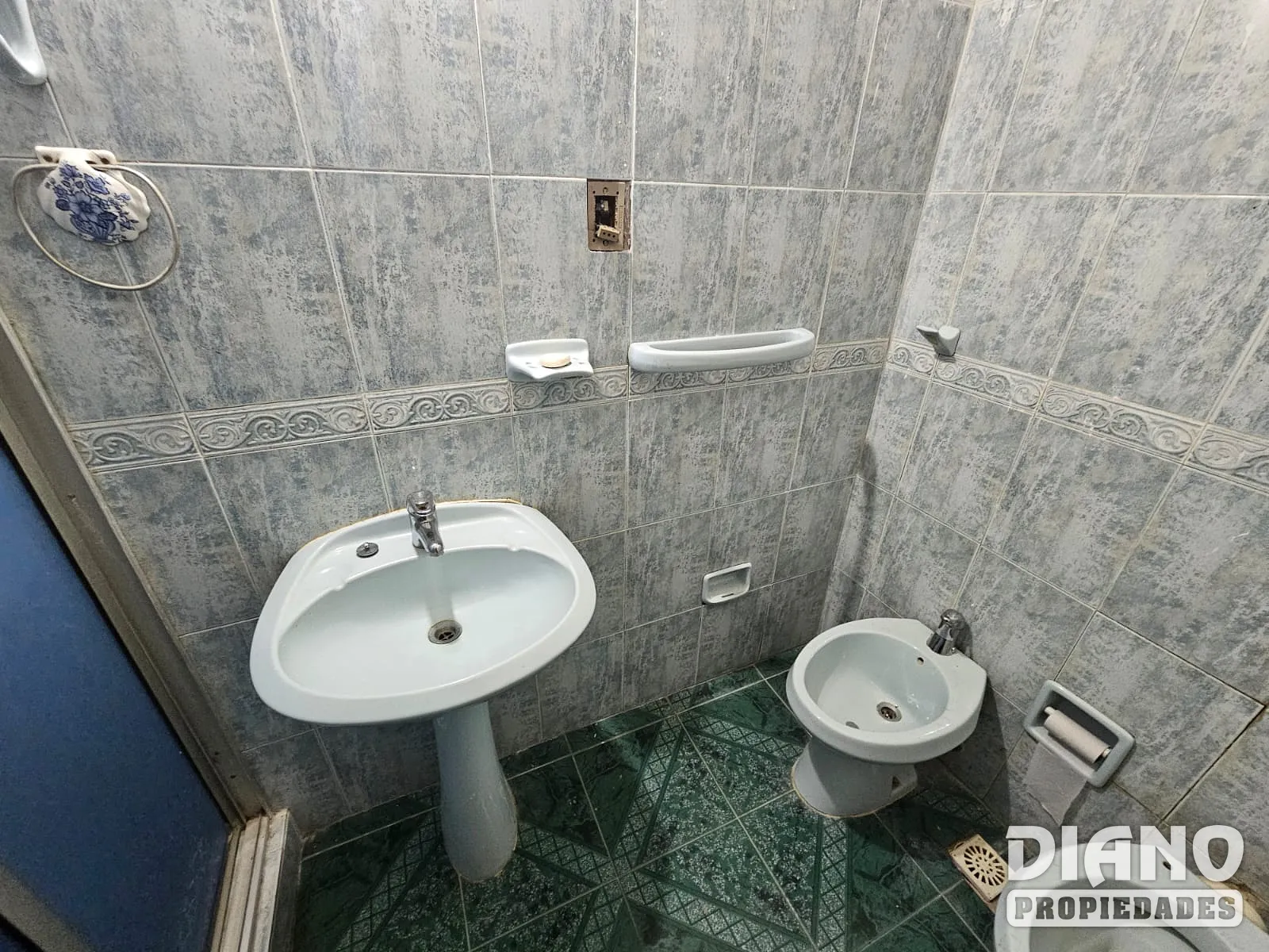 Estación, hermosa casa, pronta para entrar