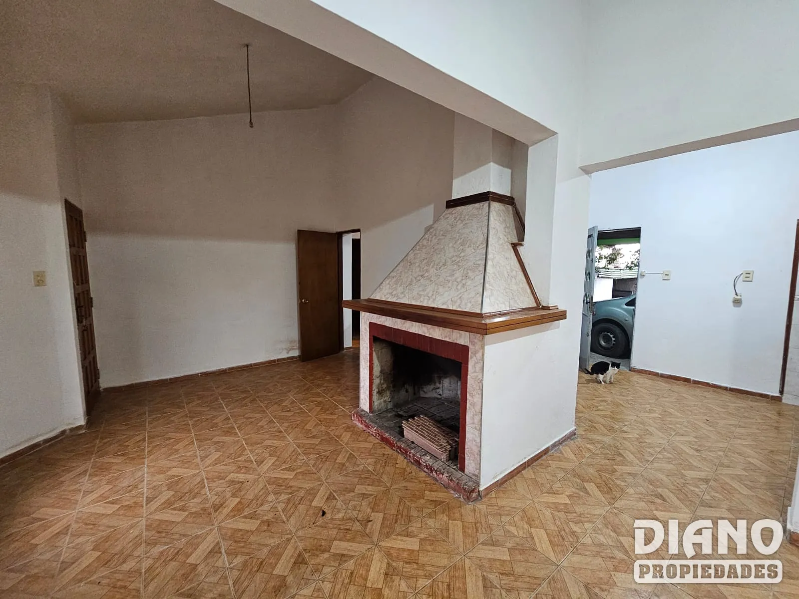 Estación, hermosa casa, pronta para entrar