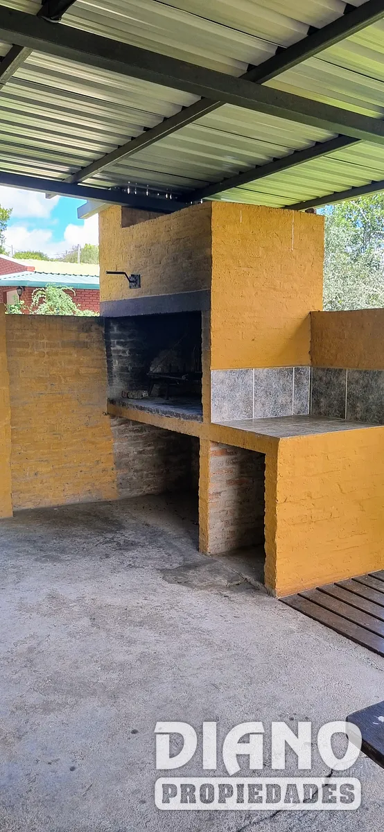 Villa Serrana, Macachines