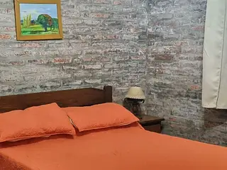 Villa Serrana, Macachines