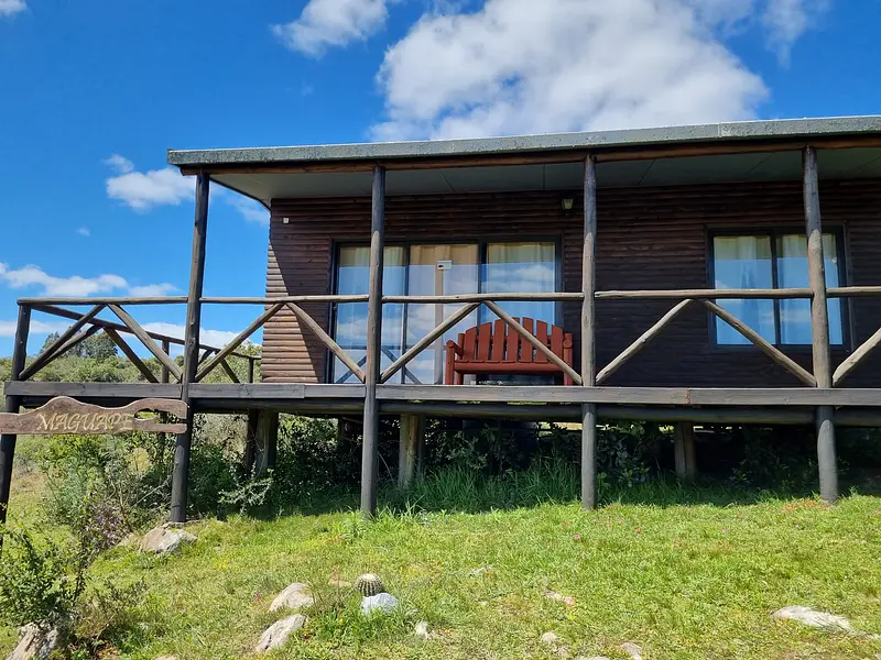 Maguapé & Batú, Villa Serrana