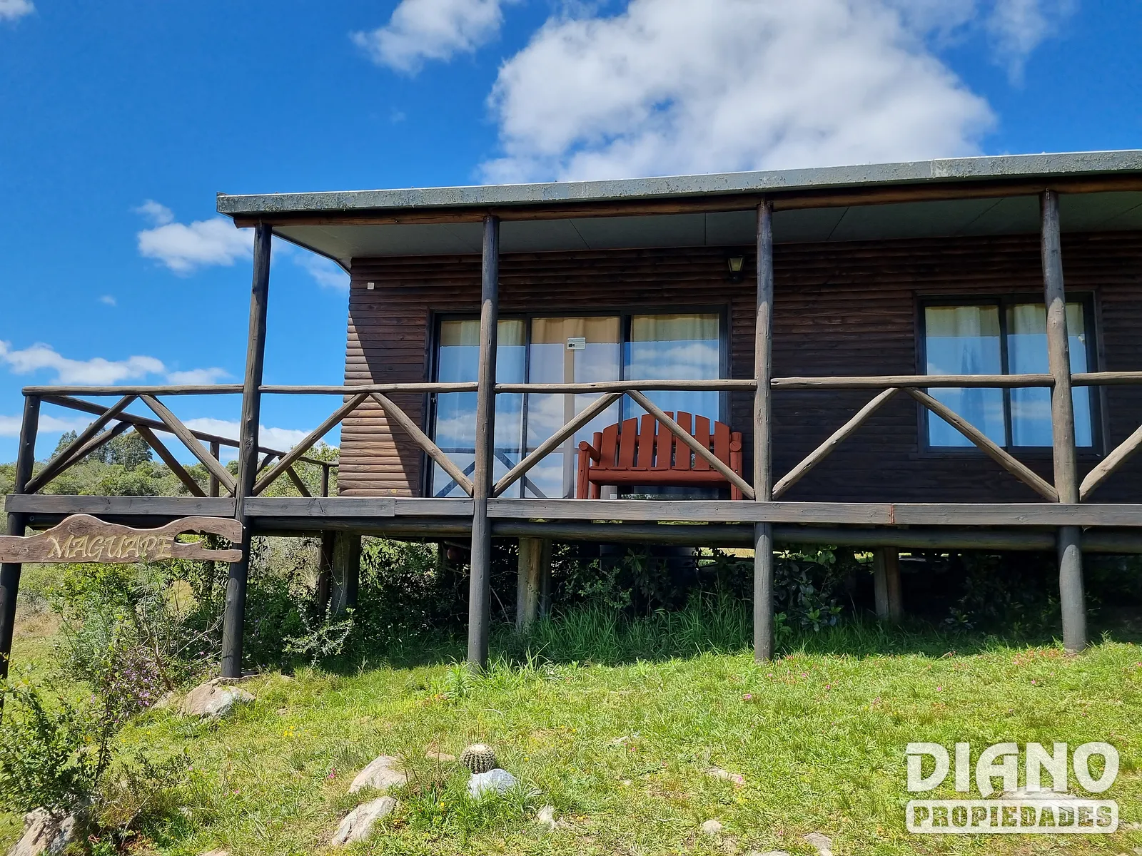 Maguapé & Batú, Villa Serrana