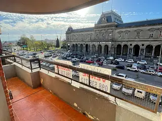 Apartamento, Montevideo, frente a AFE