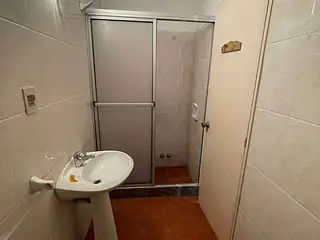Apartamento, Montevideo, frente a AFE