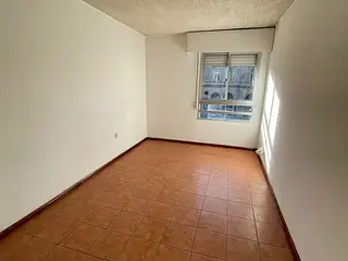Apartamento, Montevideo, frente a AFE