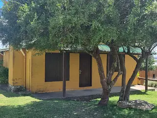 Villa Serrana, Macachines