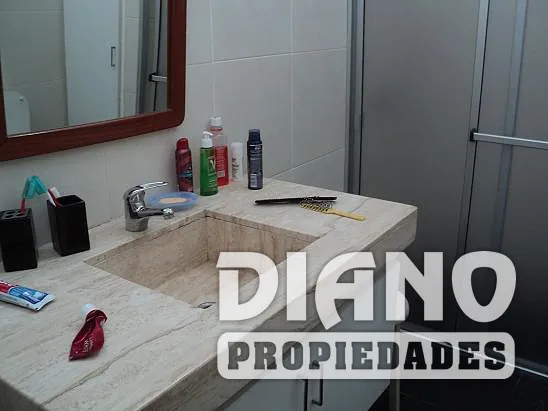 Pleno centro, excelente casa en 2 plantas
