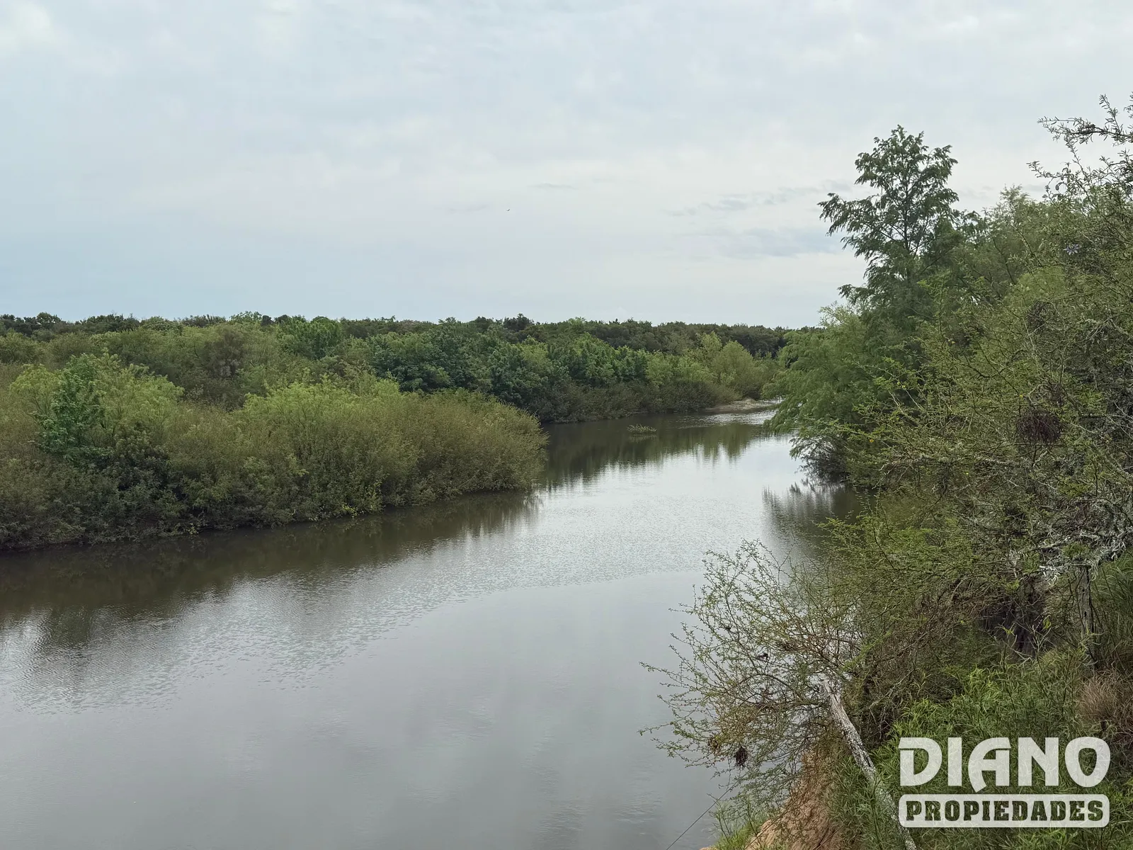 Excelente Campo, Río Santa Lucía