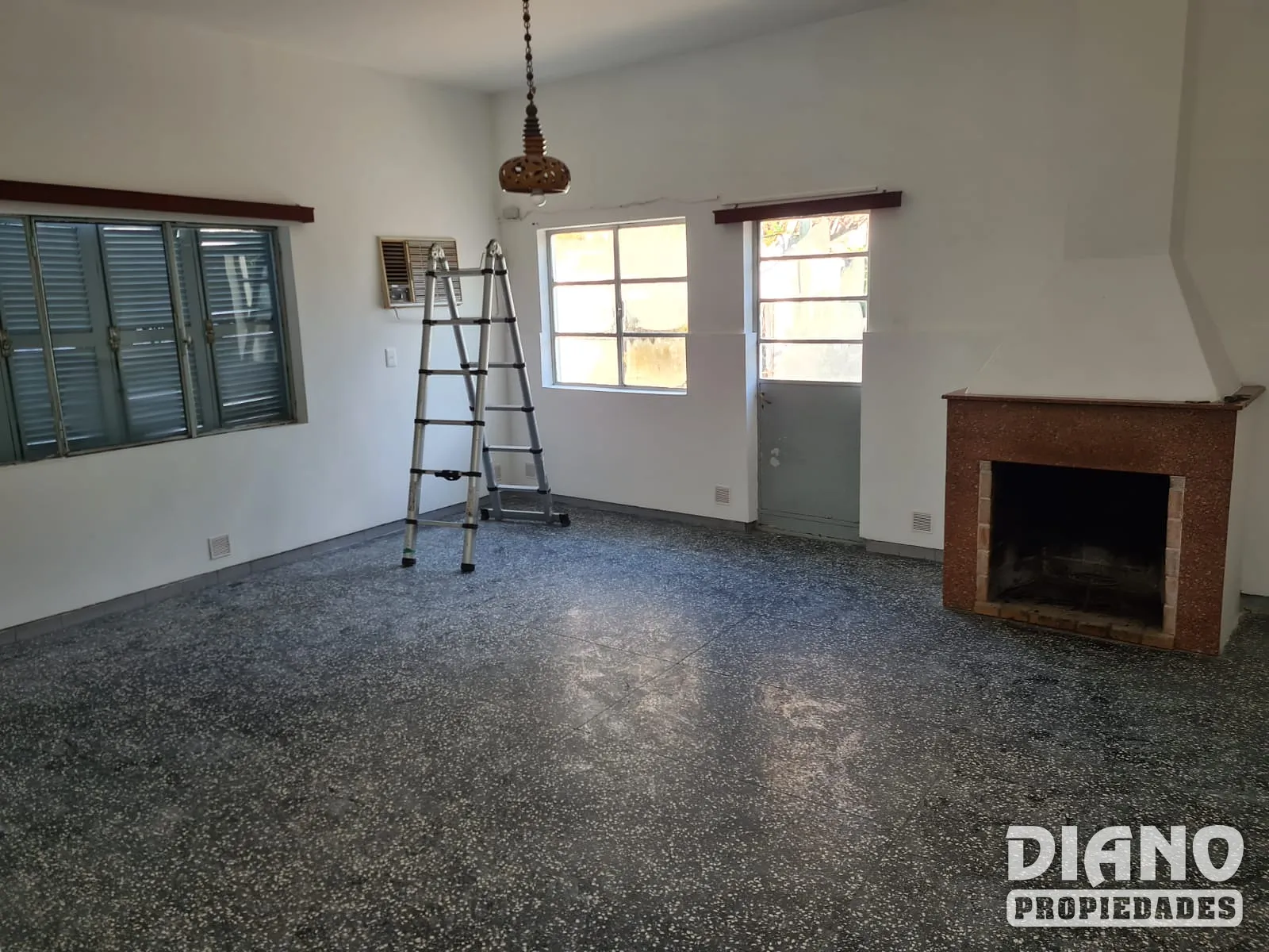 Casa céntrica frente a UTEC