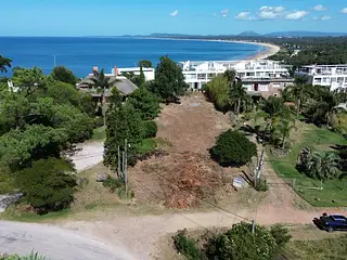 Punta Ballena, amplio terreno