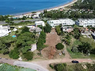 Punta Ballena, amplio terreno