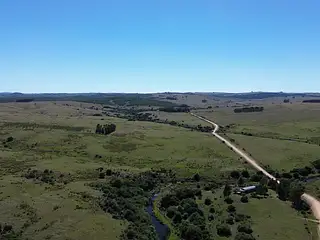 Chacra 23 Hectáreas Con Casa Y Arroyo | Lavalleja, Cerca De Minas