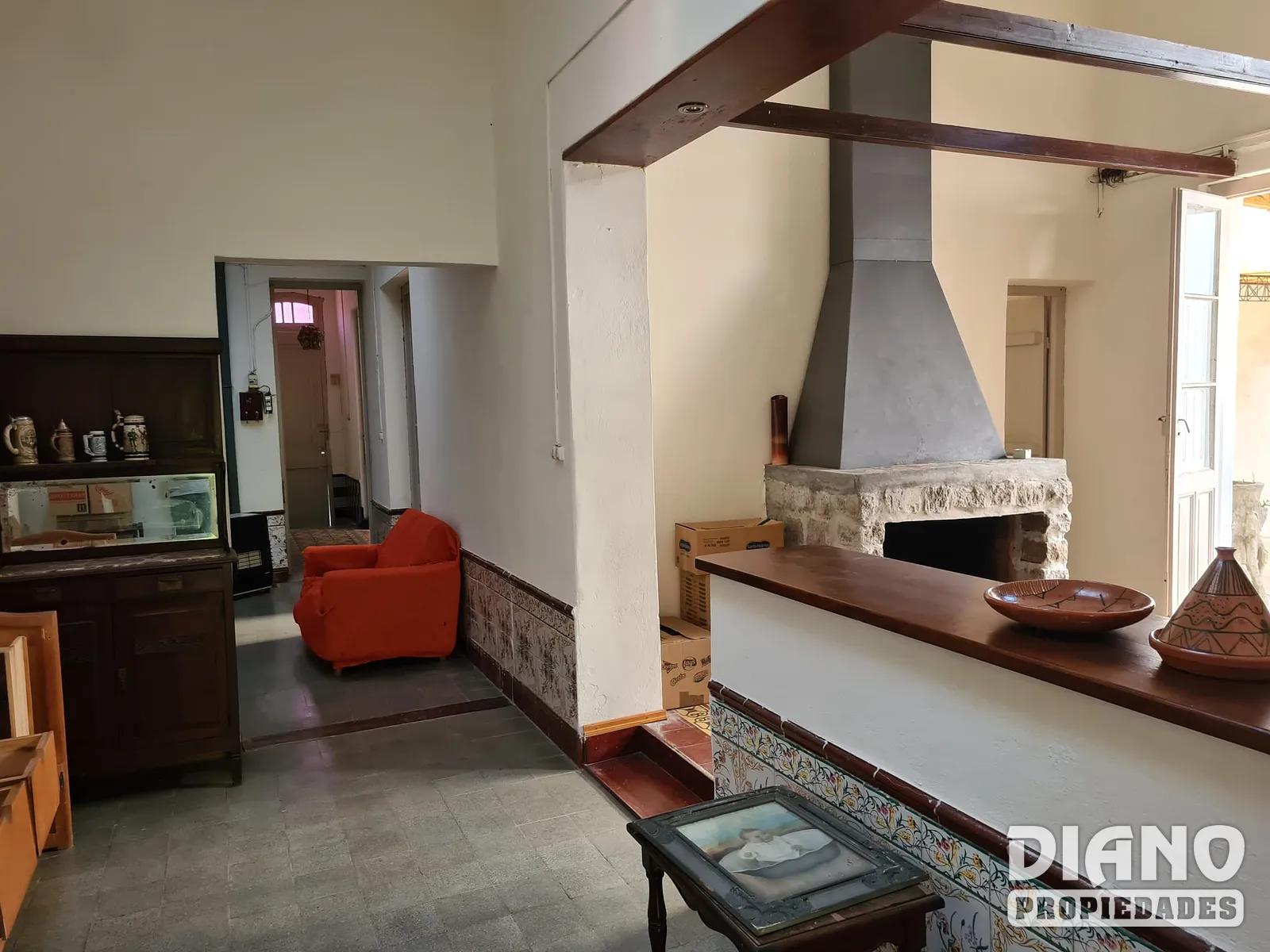 Zona UTEC, amplia casa con garaje y fondo