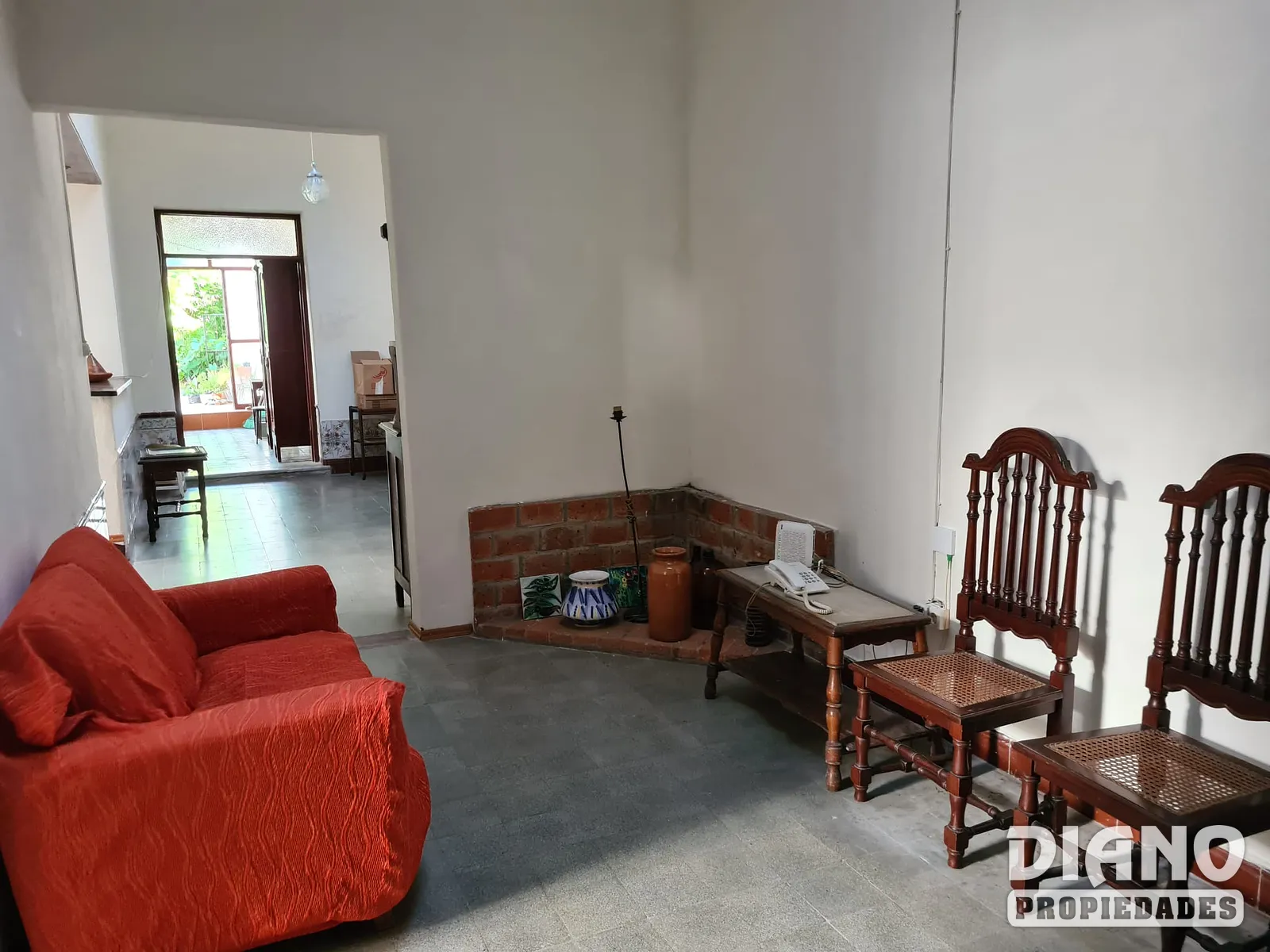 Zona UTEC, amplia casa con garaje y fondo