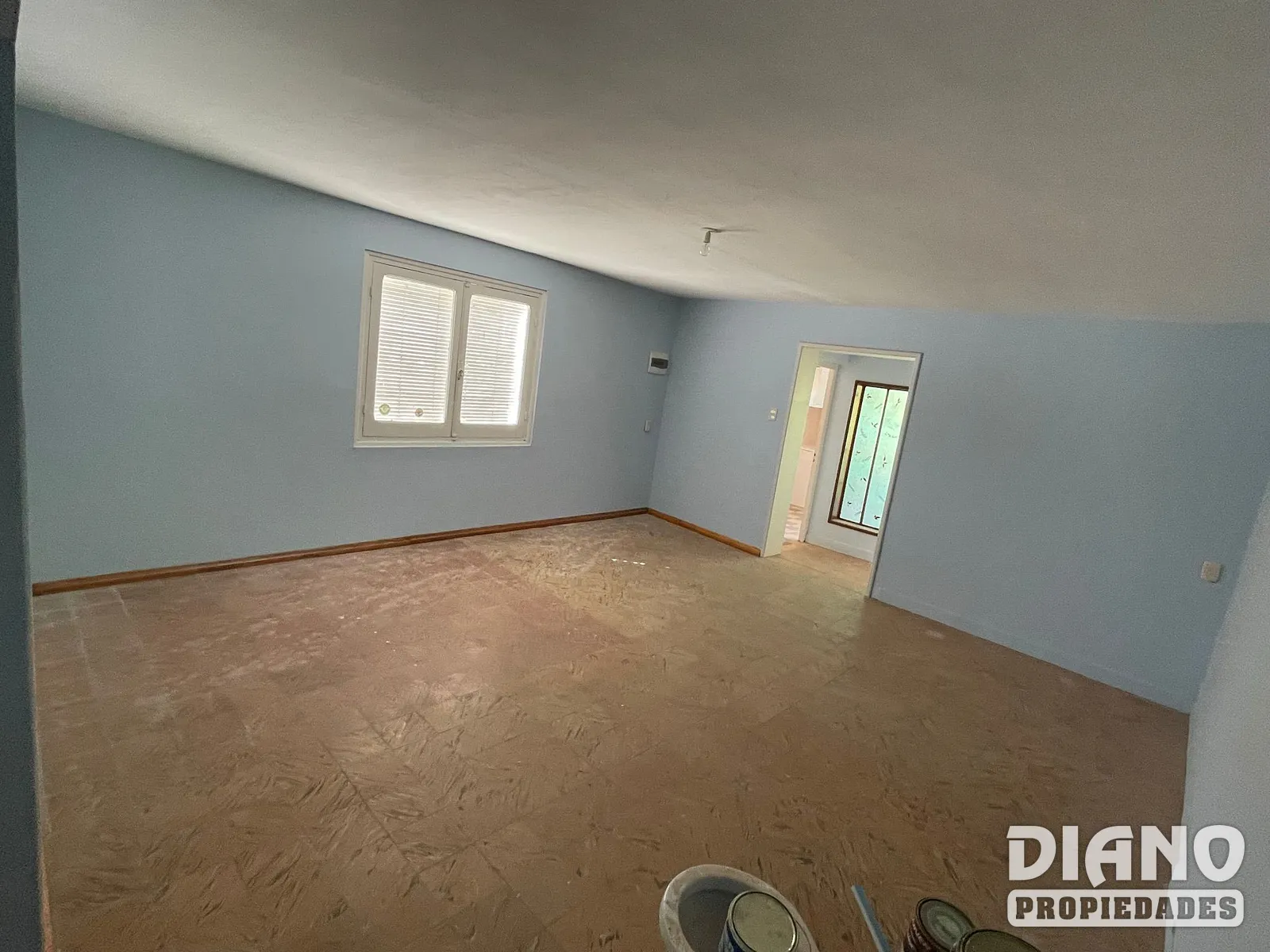 Casa sobre 18 de Julio, pleno centro