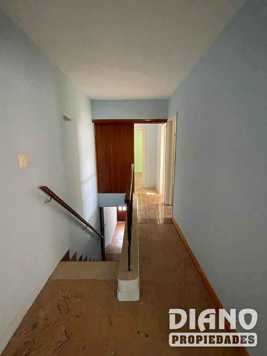 Casa sobre 18 de Julio, pleno centro